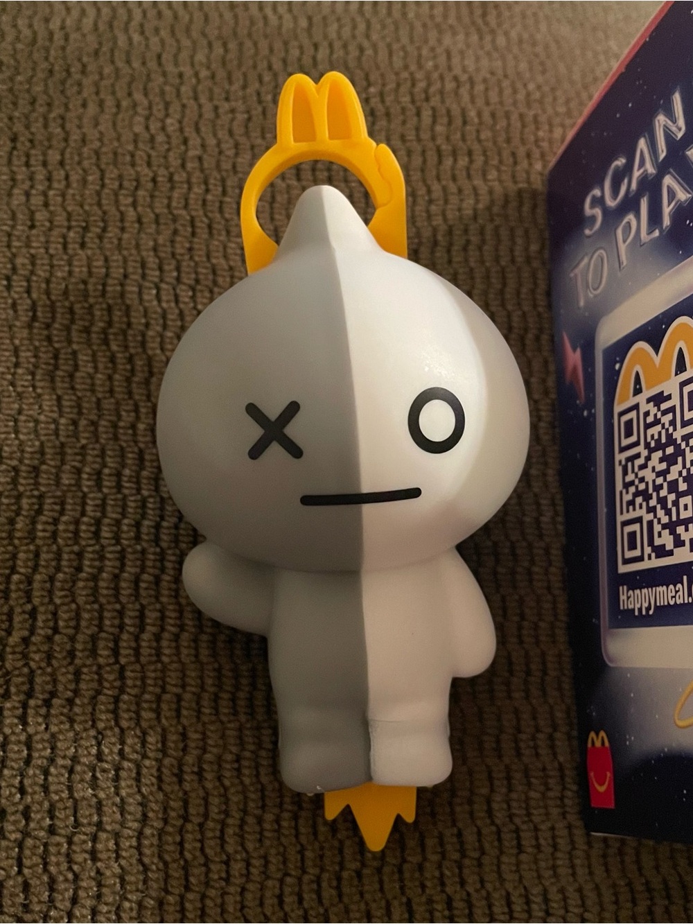 McDonald's BT21 2026 BTS Happy Meal Toy - Van Keychain - Picture 2 of 4